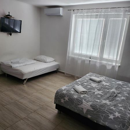 Apartmány Roland Velky Meder Exterior foto