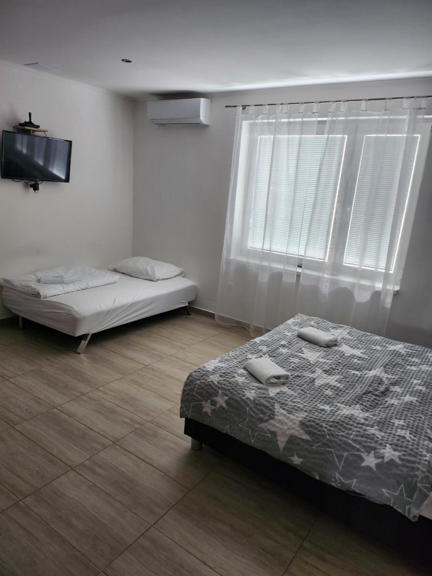 Apartmány Roland Velky Meder Exterior foto